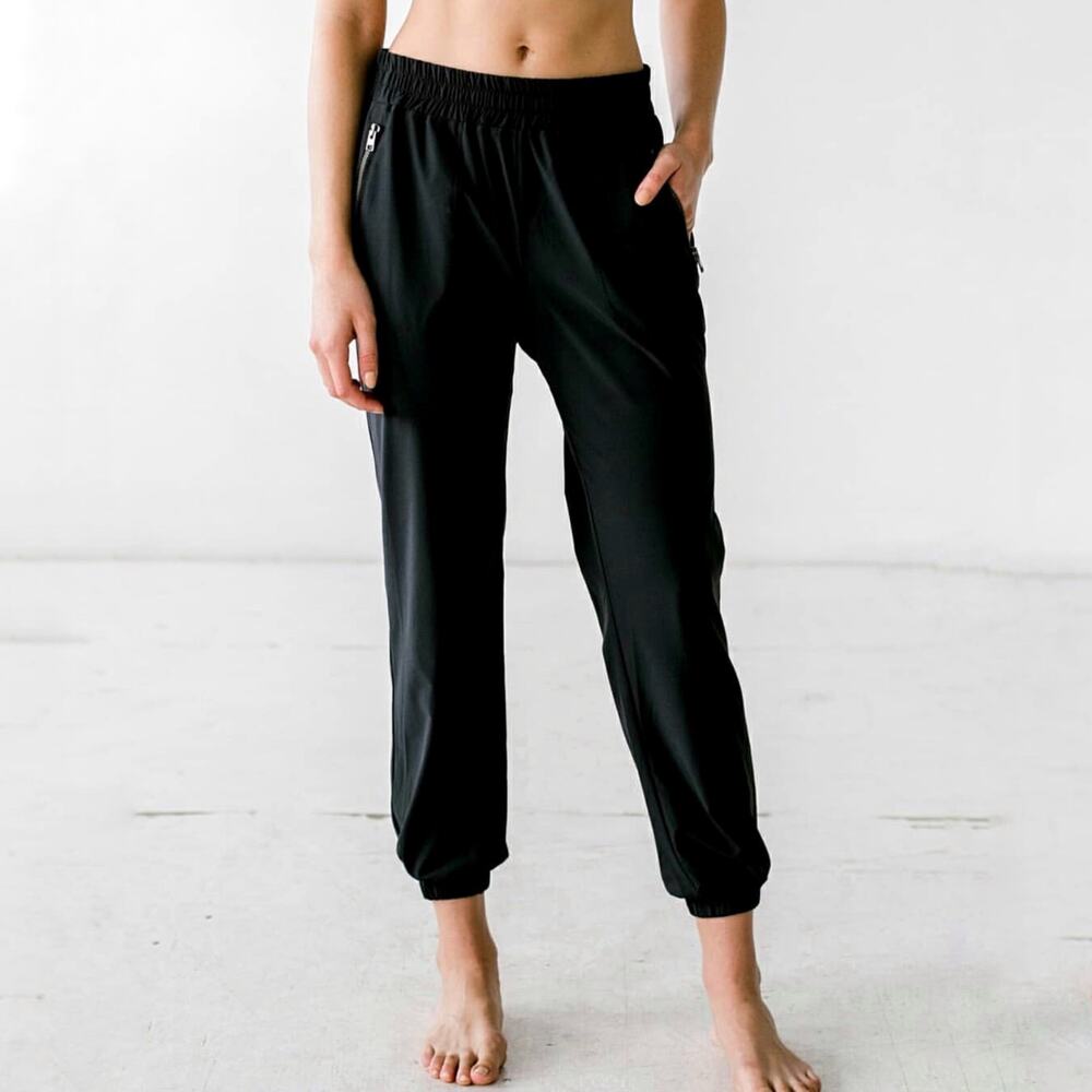 NEW DYI XS Weekend Joggers Pants Black Zip Pull-On Lightweight Stretch Comfort